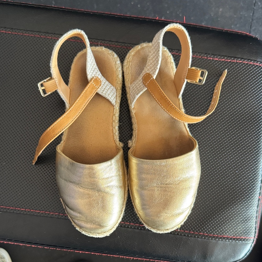 Cat & Jack Gold Kids Sandals